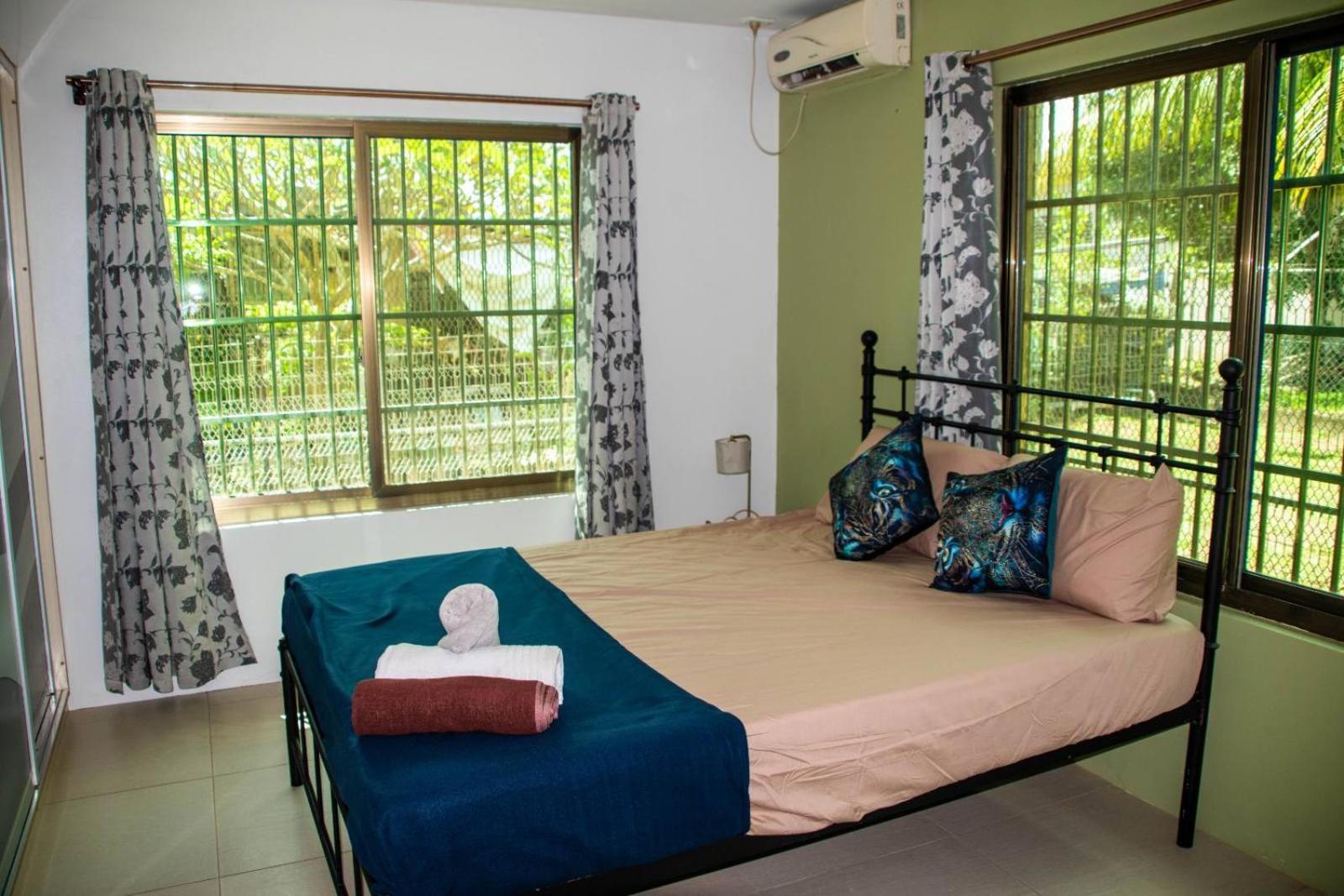 Fijian Homestay - 3 Bedroom House Nadi Eksteriør bilde